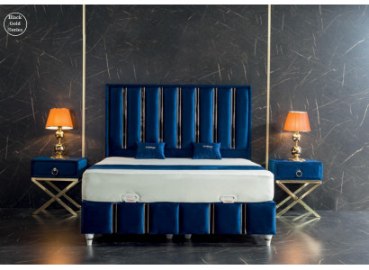 Saphirblaues Designer-Bett mit Nachttischen auf vergoldeten Stahlbeinen