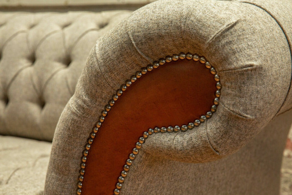 Grauer Chesterfield Dreisitzer Couch Polster Design Sofa Moderner 3er