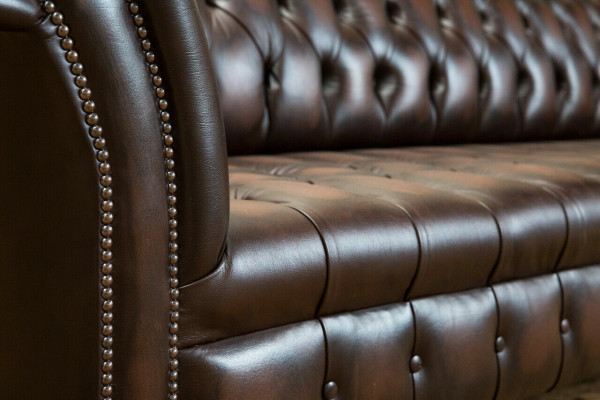 Klassische Chesterfield Leder Polster Luxus Sofa Design Couch Sofas 4 Sitzer Neu