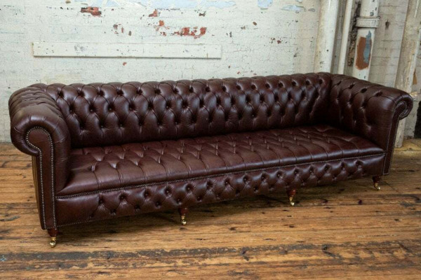 Braunes Chesterfield 4 Sitzers Klassische Luxus Barock Rokoko Sofa
