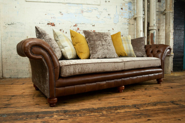Klassische Chesterfield Sofa 4 Sitzer Sofas Couchen Leder Braun Design Polster