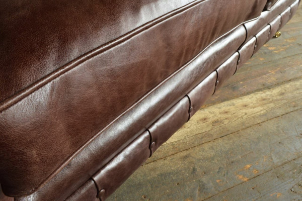 Brauner Luxus Chesterfield 3-er Moderne Wohnzimmer Couch