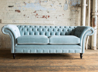Hellblauer Moderner Chesterfield Dreisitzer Wohnzimmer Luxus Couch