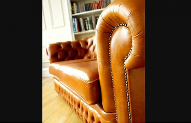 Chesterfield Sofa Couch Polster Stoff Leder Couchen Braune Garnitur 3 Sitzer