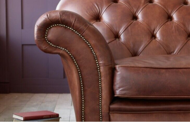 Luxus Chesterfield Wohnzimmer Couch Braun Sofa Sitz Polster Textil Couchen Neu