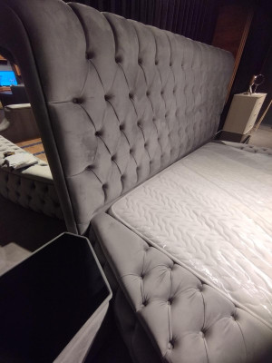 Schlafzimmer Set Bett + 2x Nachttische + Kommode Design Möbel 4 tlg. Neu