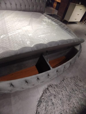 Design Schlafzimmer Set Chesterfield Bett + 2x Nachttische Luxus Doppel Ehebett
