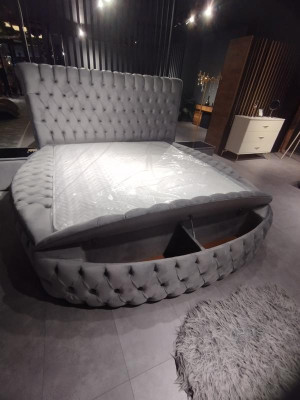 Design Schlafzimmer Set Chesterfield Bett + 2x Nachttische Luxus Doppel Ehebett