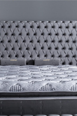 Schlafzimmer Chesterfield Bett 3tlg. 2x Nachtische Betten Samt mit Matratze