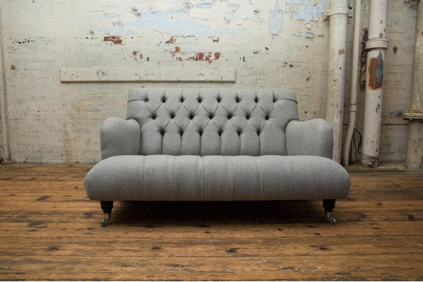 Design Klassische Textil Sofa 2 Sitzer Couch Polster Luxus  Sofas Chesterfield