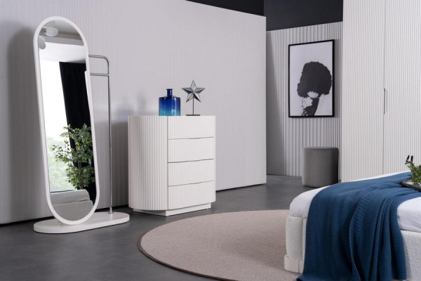 Kommode mit 4 Schubladen Schubladenschrank Holzschrank für Schlafzimmer