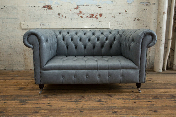 Sofa Chesterfield 2 Sitzer Couch Polster Sitz Textil Stoff Leder Couchen Sofas