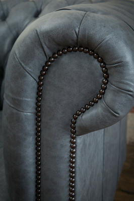 Sofa Chesterfield 2 Sitzer Couch Polster Sitz Textil Stoff Leder Couchen Sofas