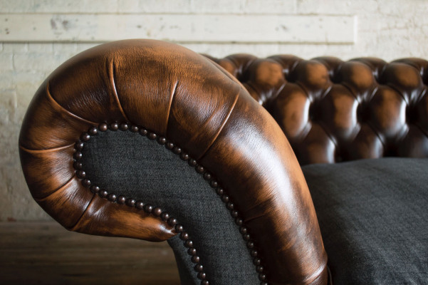 Chesterfield Design Stoff Couch Sessel 1.5 Sitzer Polster Sofas Lounge Neu Club