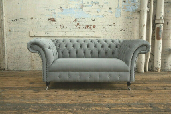Chesterfield Luxus 2 Sitzer Couch Polster Sofa Textil Stoff Couchen Garnitur Neu