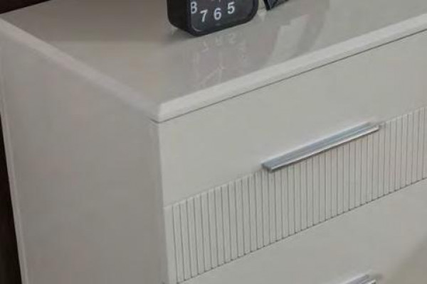 Weißer 4-türiger Luxus Schminktisch Schlafzimmer Stilvolle Holz Möbel