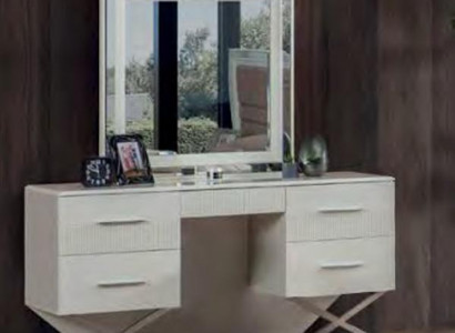 Weißer 4-türiger Luxus Schminktisch Schlafzimmer Stilvolle Holz Möbel