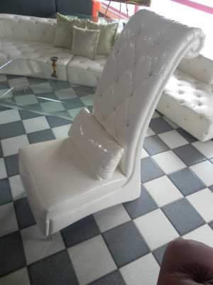 Design Sessel Stuhl Club VIP Thron Lounge Sofa Couch mit Kristallen Kissen Neu