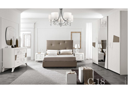 Stilvolle Designerkommode aus Naturholz vom italienischen Möbelhersteller