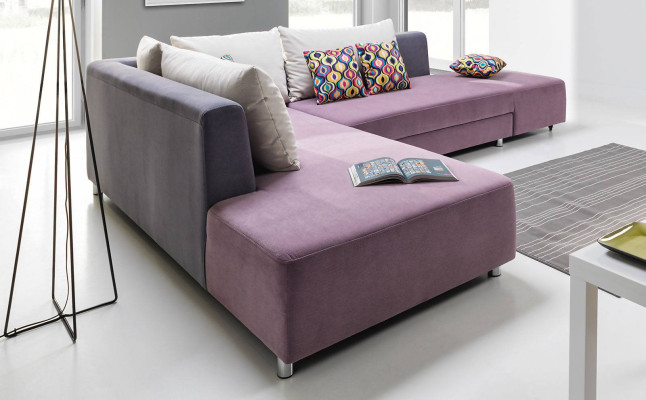 Luxuriöses großes Ecksofa wird aus hochwertigem Material von europäischen Möbelherstellern hergestellt