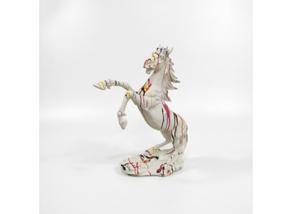 Skulptur Pferde aus Kunststoff auf einem Ständer Skulpturen Statuen 92cm Neu