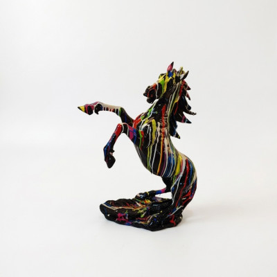 Skulptur Pferde aus Kunststoff auf einem Ständer Pferd Skulpturen Statuen 92cm