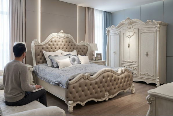 Luxus Klassisches Schlafzimmer 4tlg. Bett Nachttischen Kleiderschrank
