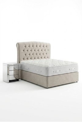 Großes beiges Chesterfield Doppelbett Luxus Moderne Betten