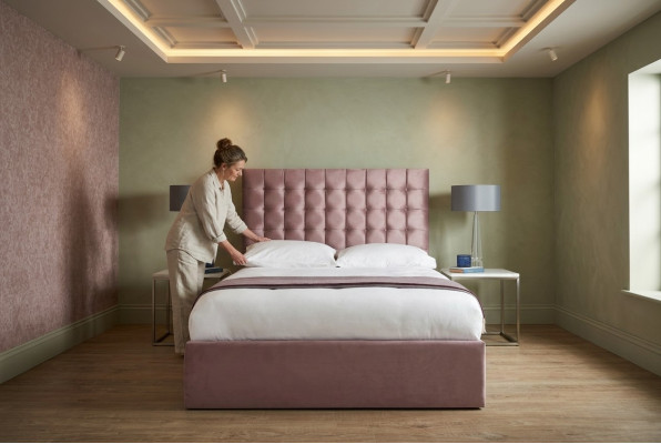 Pinkes Designer Chesterfield Doppelbett Designer Schlafzimmer Bett
