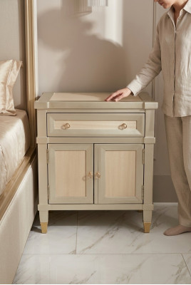 Nachttisch Tische Konsolen Tische Holz Kommode Beistelltisch Klassische Designer