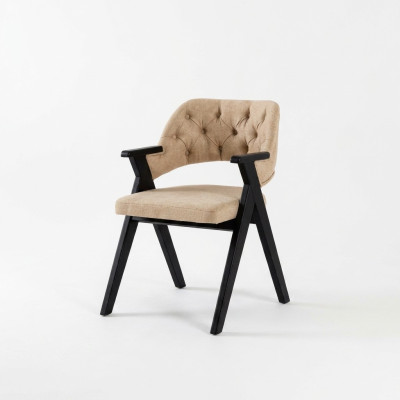 Beige Stuhl  weicher Sitz im Rund Chesterfield auf Holzbeinen Sessel Lehnstuhl