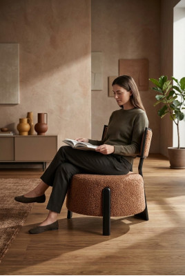 Luxuriöser Designerstuhl mit komfortabler Premium-Textilpolsterung
