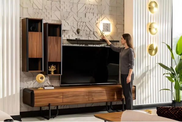 Ein wunderschöner TV-Schrank mit Wandregalen im Loft-Stil, der Ihrem Wohnzimmer ein schickes Aussehen verleih