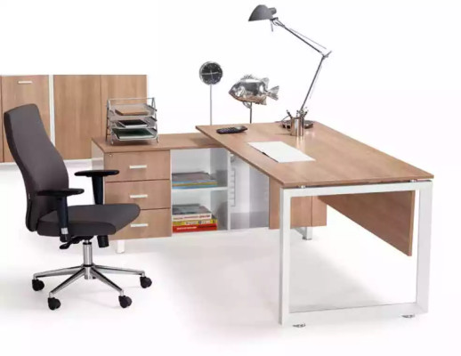 Ecktisch aus Holz braun Exklusive moderne Büromöbel im Arbeitszimmer