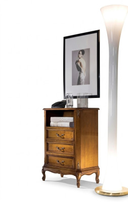 Klassische Kommode Holzmöbel Braun Wohnzimmer 3 Schubladen Design Lampe