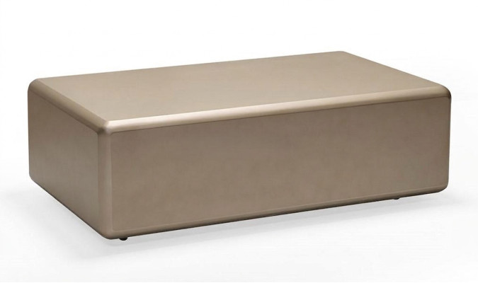 Beiger Holz-Couchtisch im eleganten Design