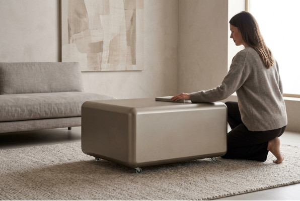 Beiger Holz-Couchtisch im modernen Design
