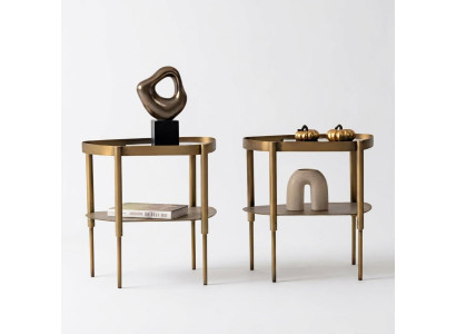 Beistelltisch-Duo aus Edelstahl – modern und mit eleganter Oberfläche.