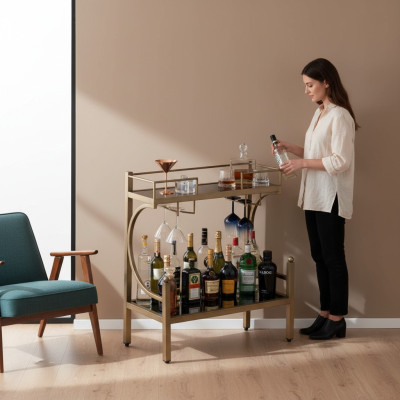 Eleganter Bar Tisch mit Marmorimitation – stilvoll servieren Barschrank