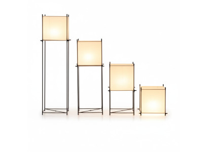 Set aus 4 eleganten Stehlampen für stimmungsvolle Beleuchtung im Raum