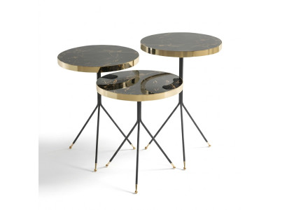 Elegante Beistelltische mit schwarzer Tischplatte und goldener Umrandung