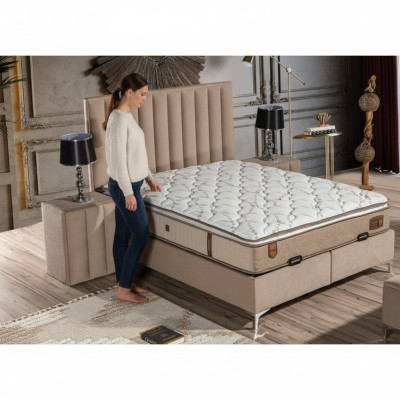 Elegantes Beiges Bett mit Matratze aus Textil und Edelstahl