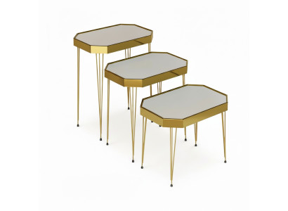 Eleganter weißer Beistelltisch aus Holz im modernen Design