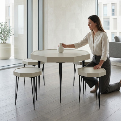 Eleganter weißer Holz-Couchtisch mit Beistelltischen im modernen Stil