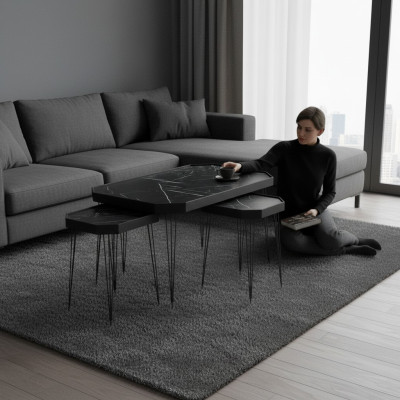 Schwarzer Holztisch-Set mit modernem Design und eleganter Optik