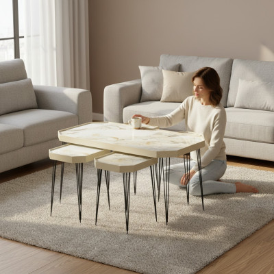 Eleganter Beistelltisch aus Holz in Beige für modernes Wohnen