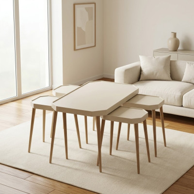 Eleganter Beistelltisch aus Holz in Beige für modernes Wohnambiente