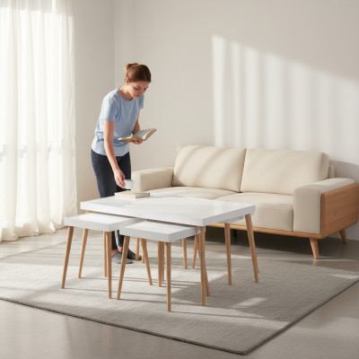 Weißer moderner Couchtisch mit Beistelltischen aus Holz