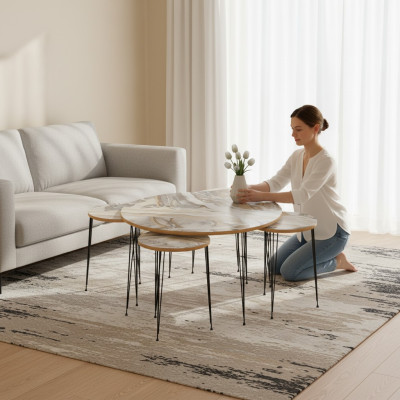 Mehrfarbiger Holz-Couchtisch mit Beistelltischen im modernen Stil