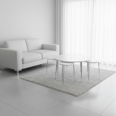 Eleganter weißer Holz-Couchtisch mit vier Beistelltischen, modernes